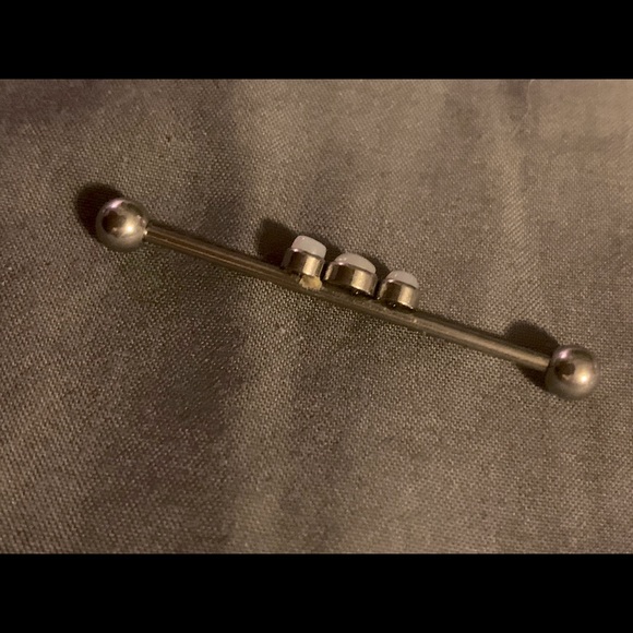 Iridescent Industrial earring for cartilage - Picture 4 of 4